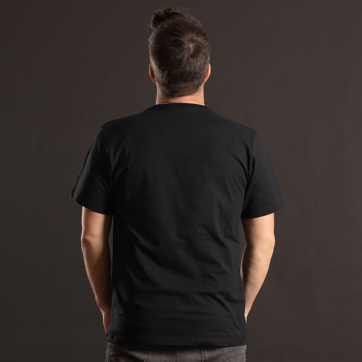 T-shirt noir minimaliste